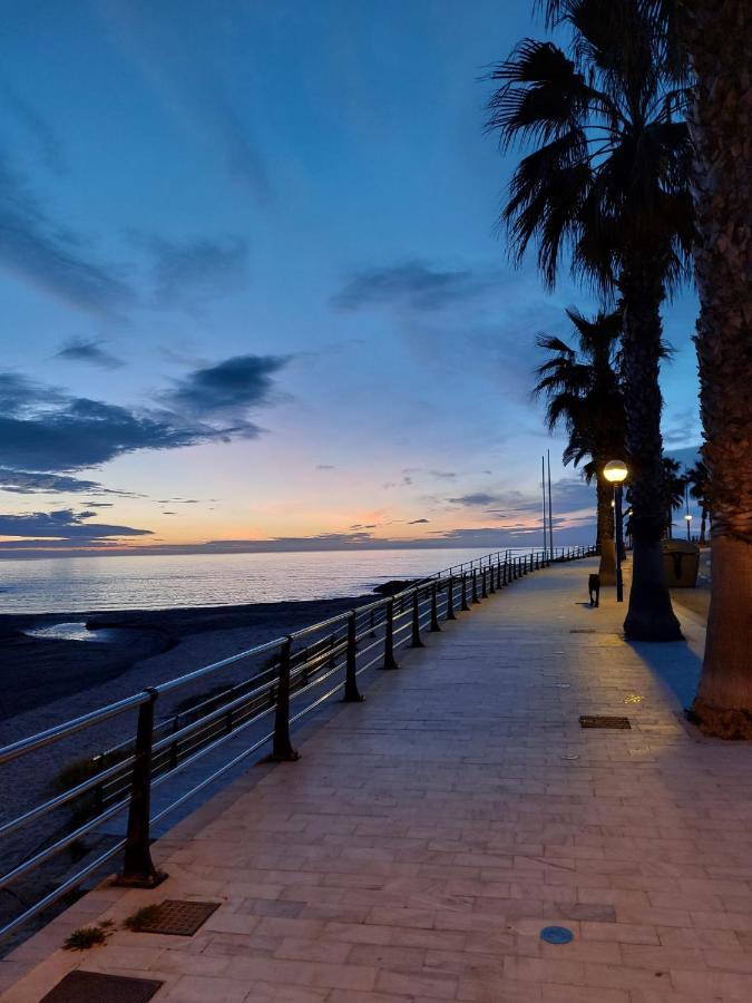 Zenia Hostel Playa Flamenca Eksteriør billede